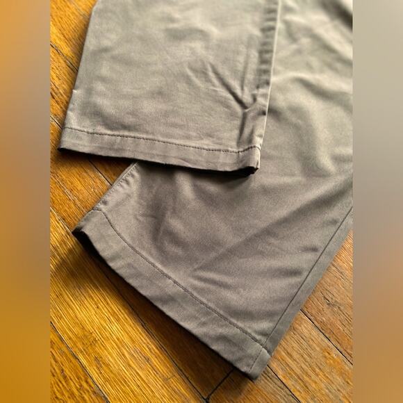 GAP Classic Khakis Straight Fit Brown Flat Front Chinos sz 34x30 - Picture 6 of 8